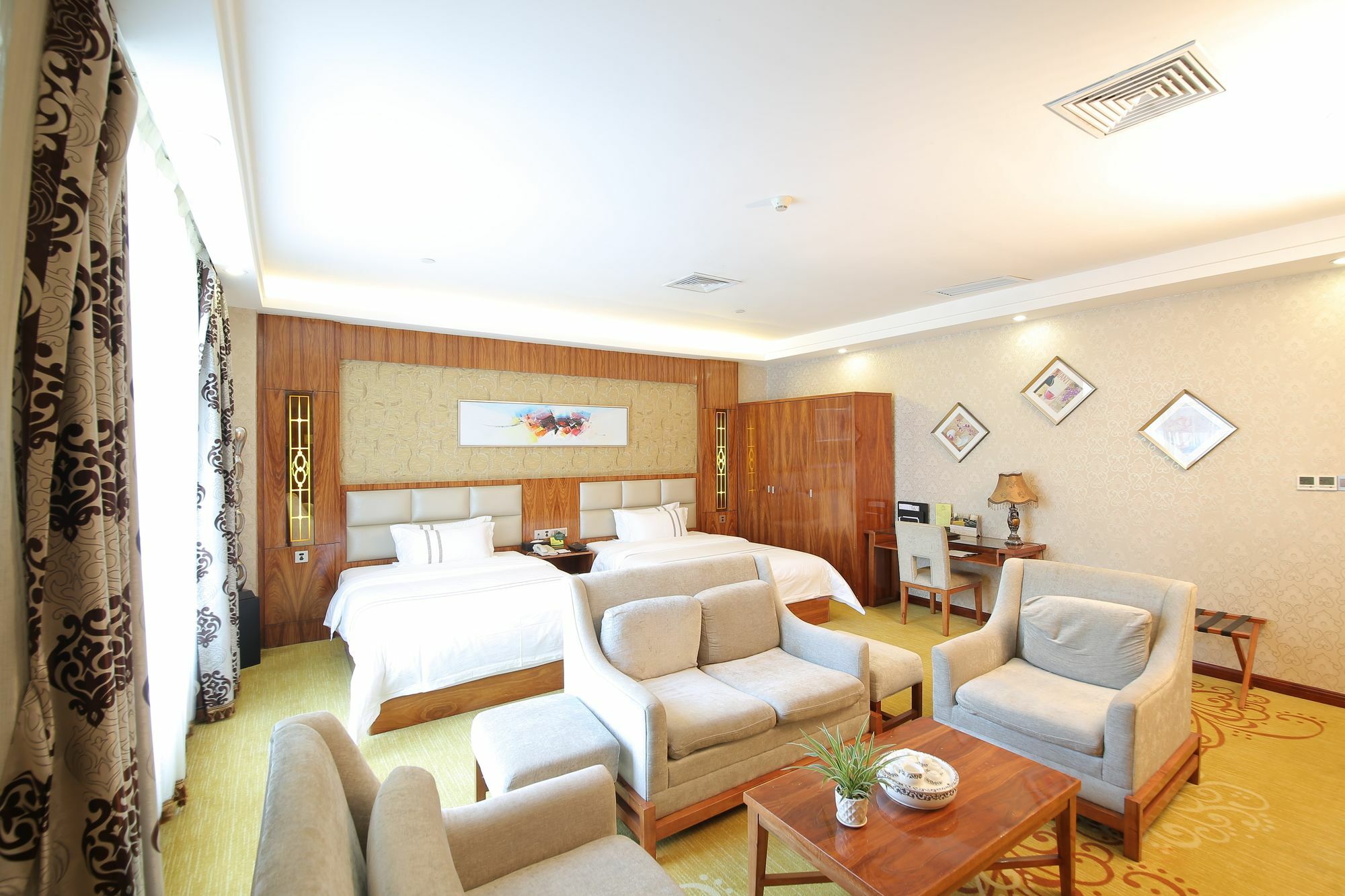 Oubon International Hotel Guangzhou Exterior photo